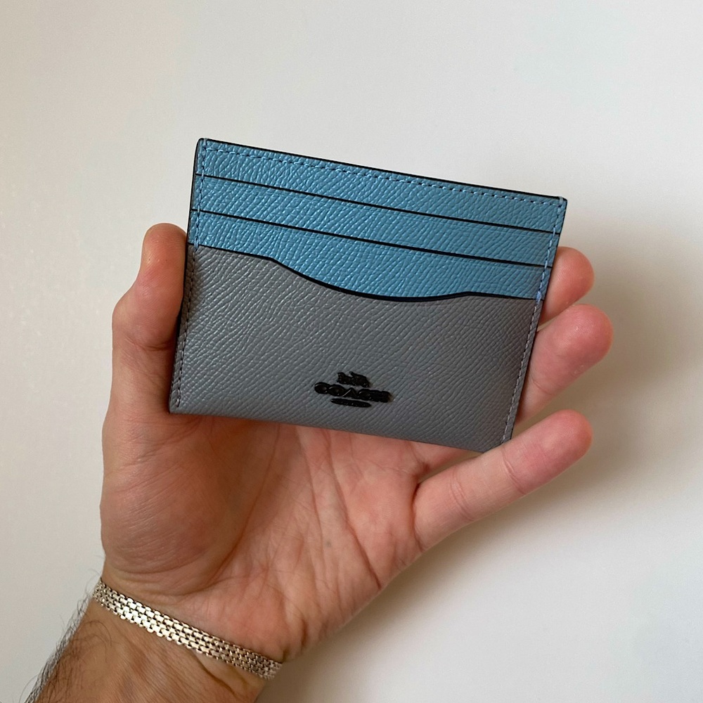 Brand New Coach 2020 leather card case light blue and gray 7 slots